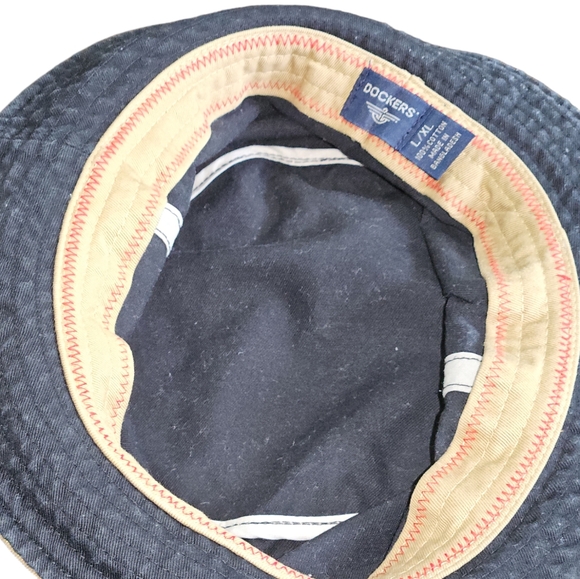 Dockers mens bucket hat. Black with a tan stripe. - Picture 3 of 5